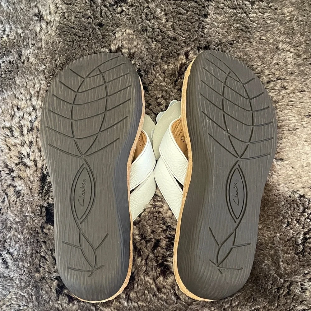 Clarks Women's White and Cream Floral Sandals - Picture 6 of 9